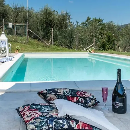 Bella Aurora With Amazing Pool In Tuscany Lucca